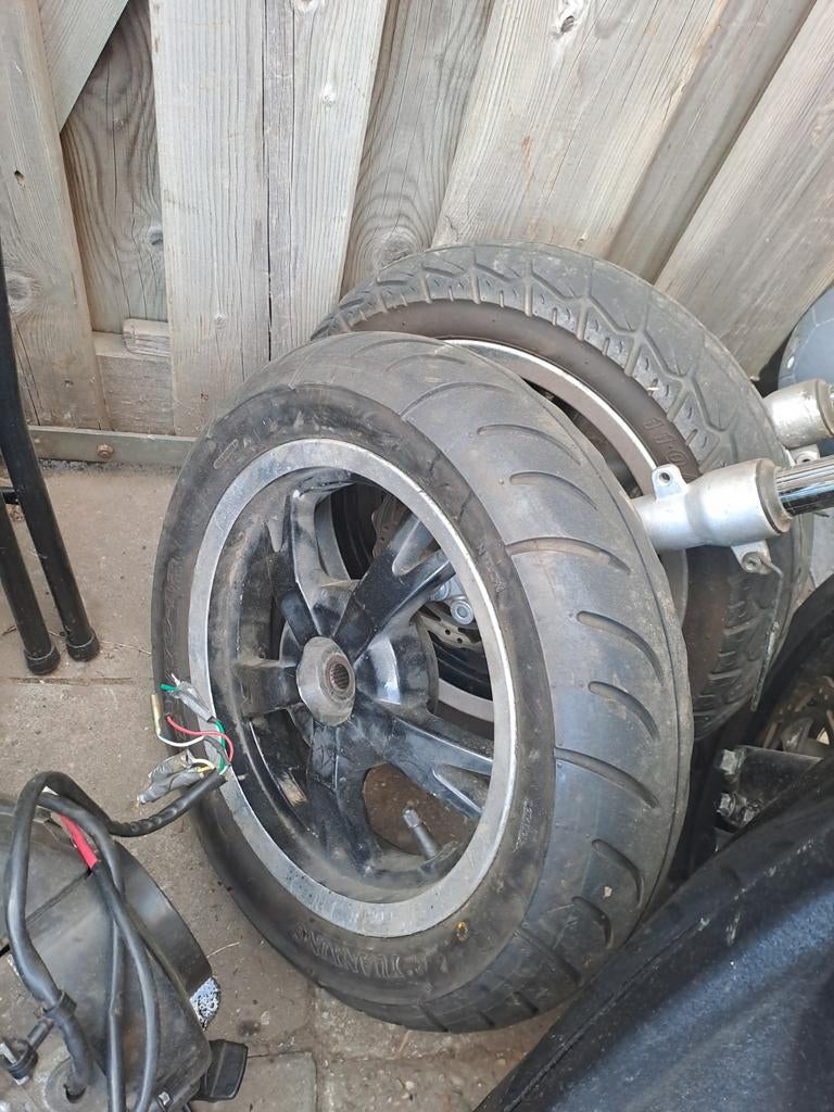 Diverse peugeot kisbee onderdelen 4takt onderdelen., Ophalen of Verzenden, Gebruikt, Peugeot