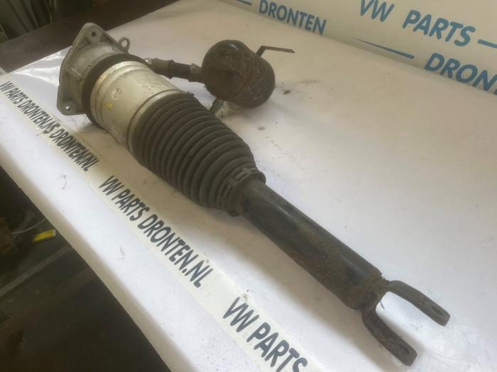 Schokdemper links-achter van een Audi A8, Gebruikt, -, Verzenden, -