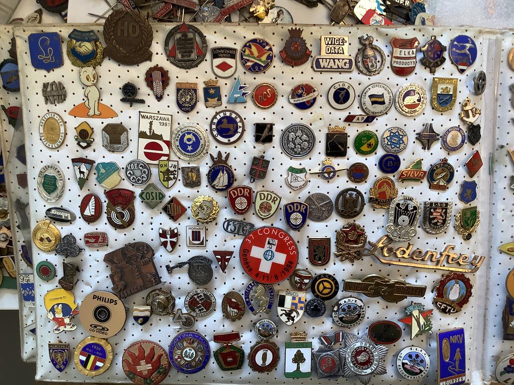 Mooie speldjes 43, Ophalen of Verzenden, Gebruikt, Overige onderwerpen