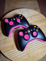 2x Xbox 360 Controllers - Zwart/Roze - Gereviseerd, Ophalen of Verzenden, Refurbished, Controller, Xbox 360