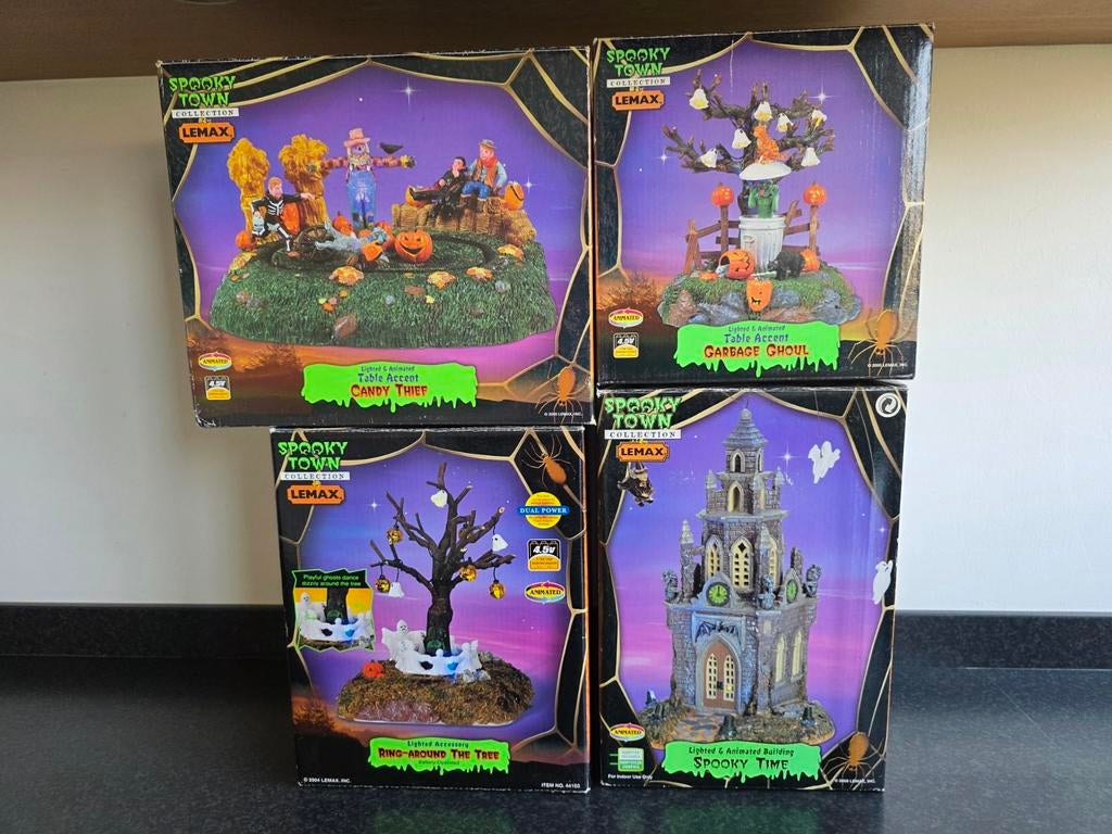 4x retired en zeldzame Lemax Spooky town items, Ophalen of Verzenden