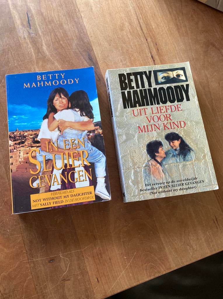 In een sluier gevangen en Uit liefde voor mijn kind, Boeken, Ophalen of Verzenden, Gelezen