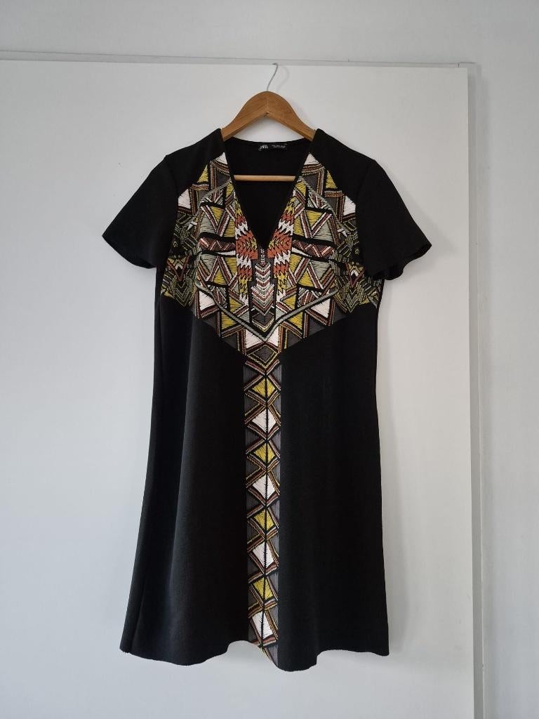 Jurk zara maat S dames - zwart / goud, Kleding | Dames, Jurken, Maat 38/40 (M), Ophalen of Verzenden, Zo goed als nieuw, Boven de knie