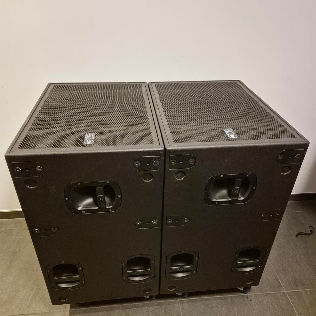 Rcf tts18a, Subwoofer, Zo goed als nieuw, 120 watt of meer, Ophalen