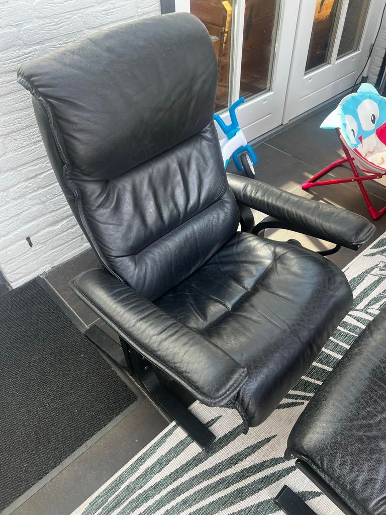2 Stressless Lederen Relax Fauteuils en 1 hocker, Ophalen, Gebruikt, Leer, 75 tot 100 cm