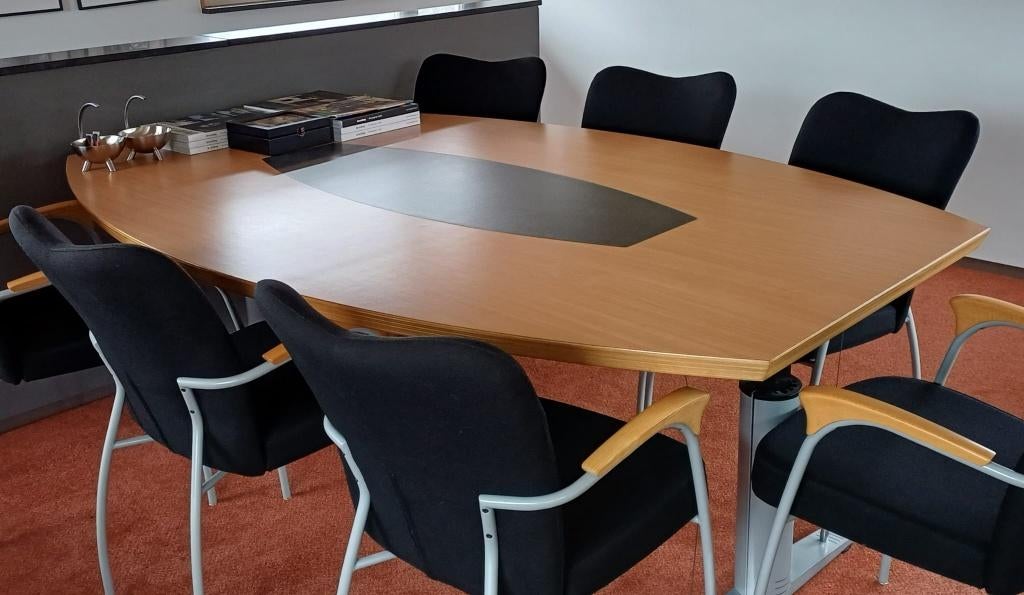 Vergadertafel met stoelen, Zakelijke goederen, Kantoor en Winkelinrichting | Kantoormeubilair en Inrichting, Vergader- of Presentatieruimte
