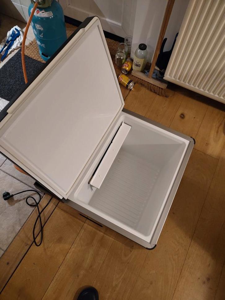 Dometic camping koelkast (gas, 12V, 230V) - Nette staat, Caravans en Kamperen, Koelboxen, Gebruikt, Koelbox, Elektrisch, Ophalen