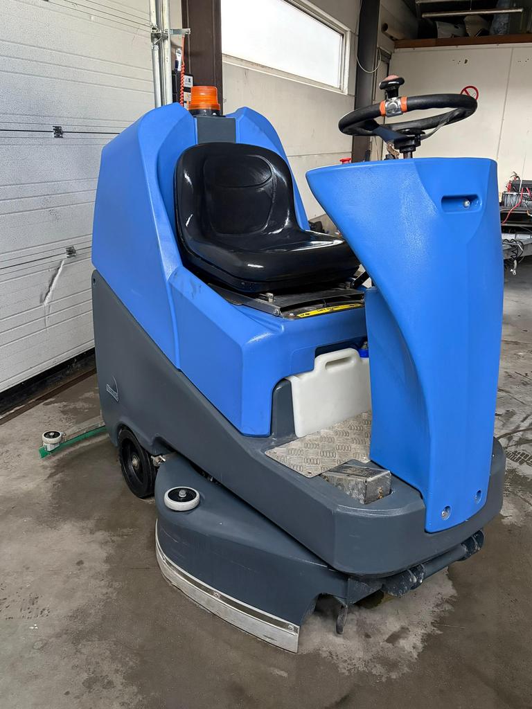 Numatic ttv678 schrobzuigmachine, Doe-het-zelf en Verbouw, Reinigingsmachines, Ophalen of Verzenden, Zo goed als nieuw