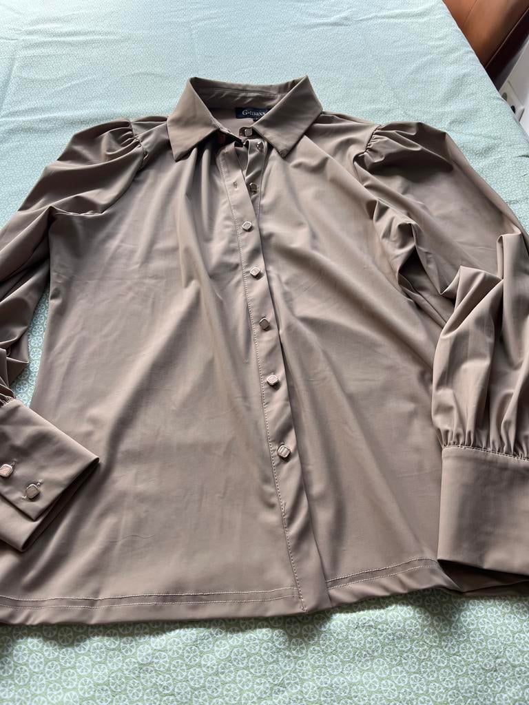 Elegante Travelstof Blouse met Pofmouwen, Kleding | Dames, Blouses en Tunieken, Ophalen of Verzenden, Zo goed als nieuw, Maat 42/44 (L)