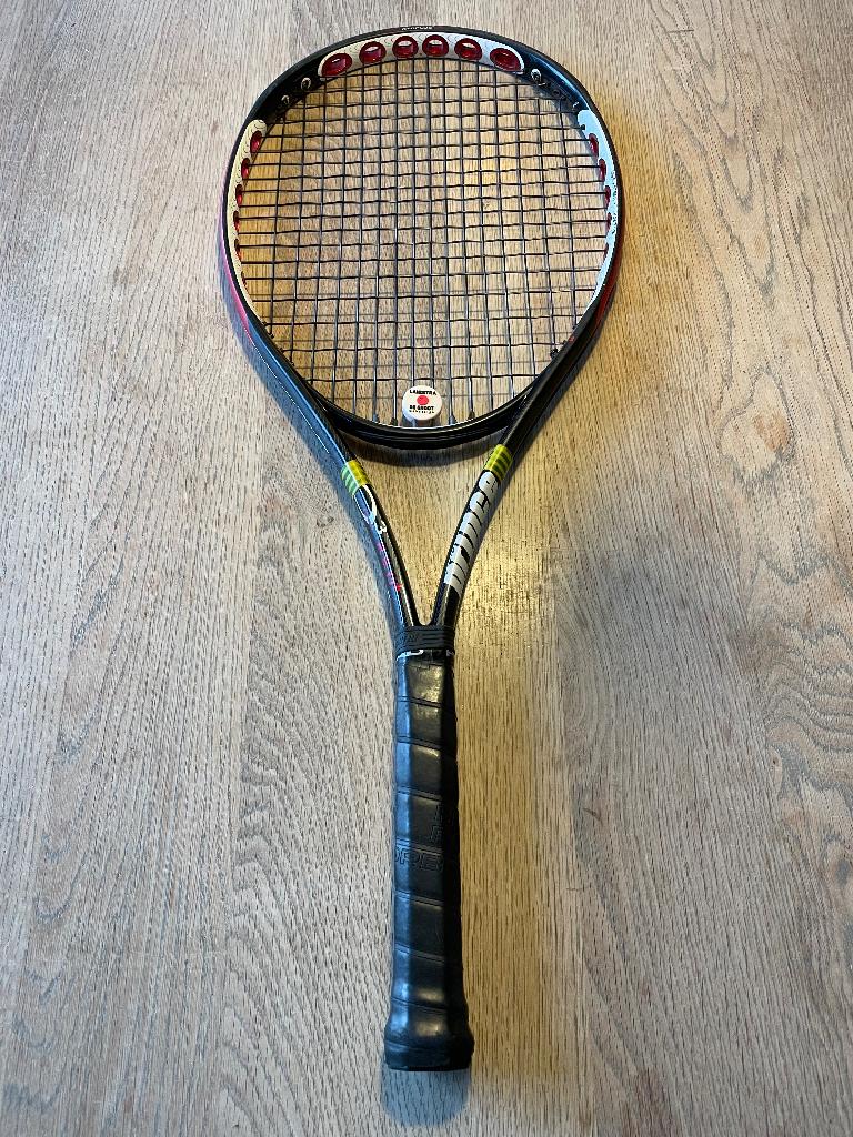 Prince O3 Red+ Comp Series tennisracket, Sport en Fitness, Tennis, Prince, Ophalen of Verzenden, Zo goed als nieuw, Racket