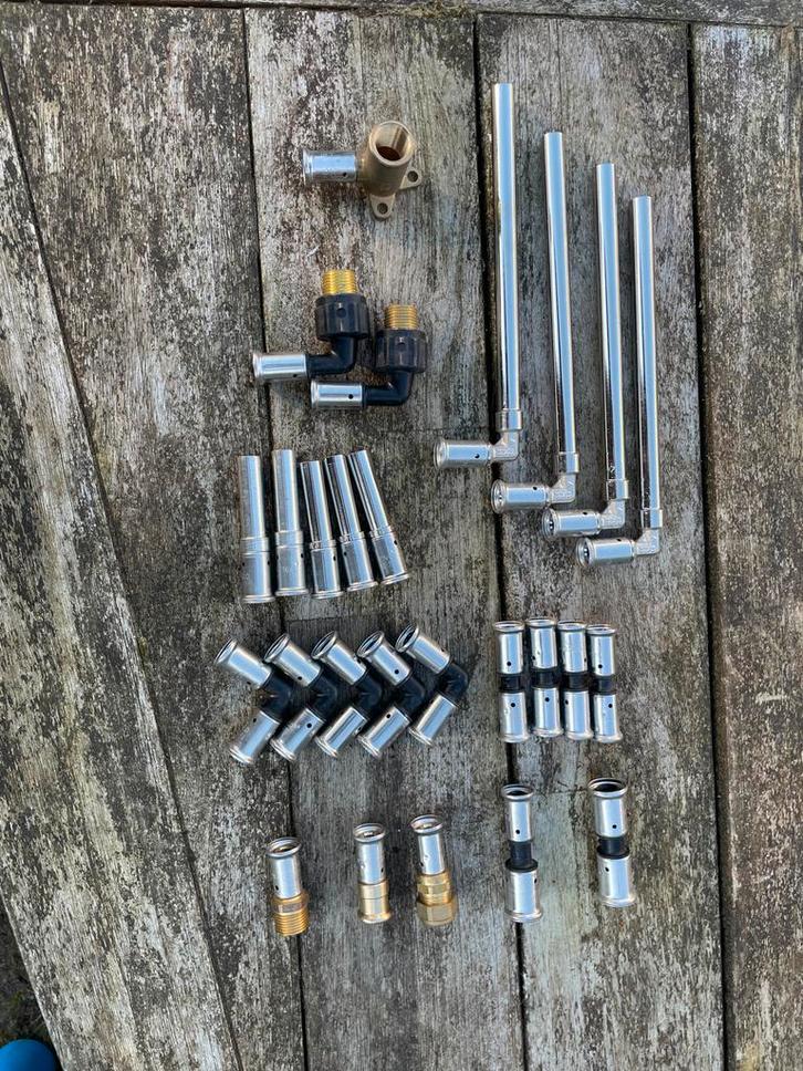 Diverse Henco koppelingen 16mm, Doe-het-zelf en Verbouw, Buizen en Afvoer, Gebruikt, Overige typen, Rvs, Minder dan 2 meter, 20 tot 40 mm