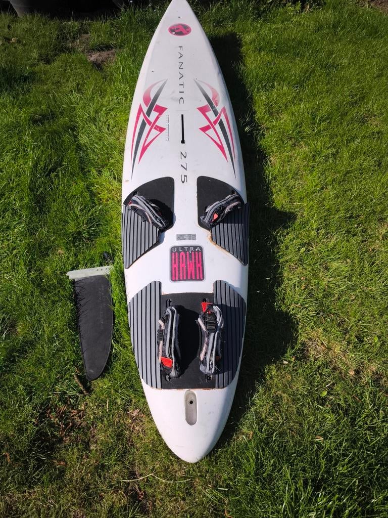 Fanatic Ultra Hawk 275 Surfboard - Heerlijk Snel Boardje, Watersport en Boten, Windsurfen, Ophalen, 250 tot 300 cm, Gebruikt, Met vin(nen)