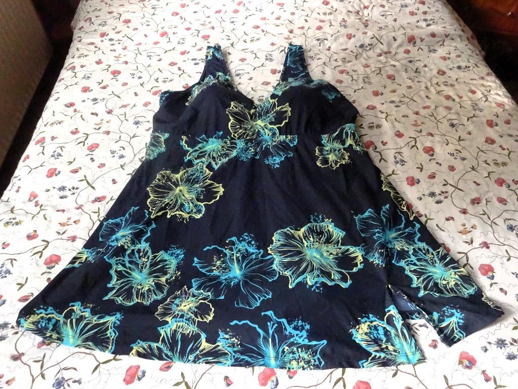 Zwart badpak jurk met blauw geel/witte bloemen Maat 56, Verzenden, Zwart, Badpak, BPC