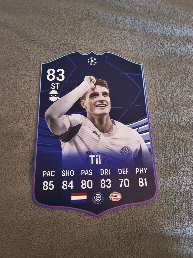 Voetbalkaartje (37cmx25cm) - Guus Til / PSV, Verzamelen, Ophalen, Zo goed als nieuw, PSV, Poster, Plaatje of Sticker