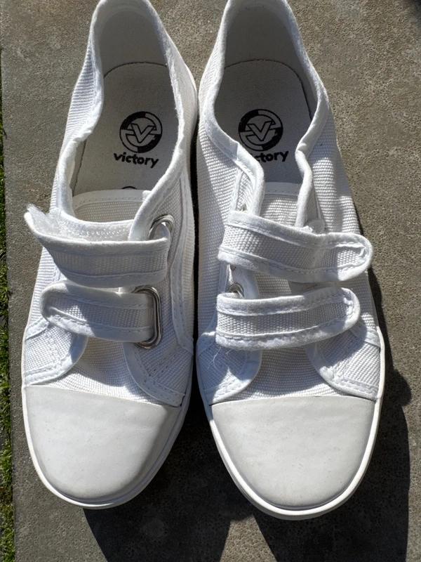 Gymschoenen wit maat 33, Kinderen en Baby's, Kinderkleding | Schoenen en Sokken, Ophalen of Verzenden, Gebruikt, Jongen of Meisje