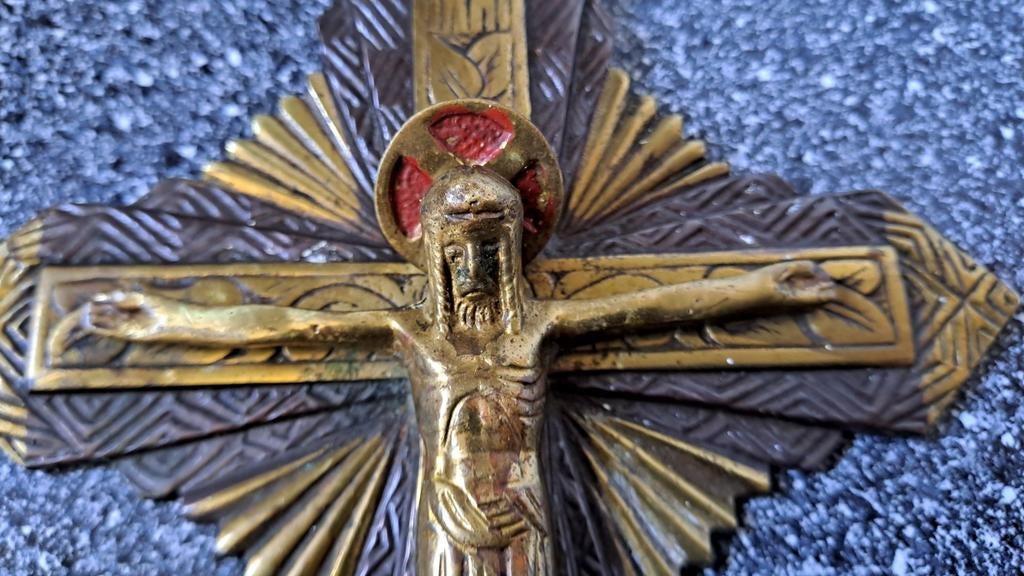 Antiek bronzen crucifix met gedetailleerde versieringen, Ophalen of Verzenden