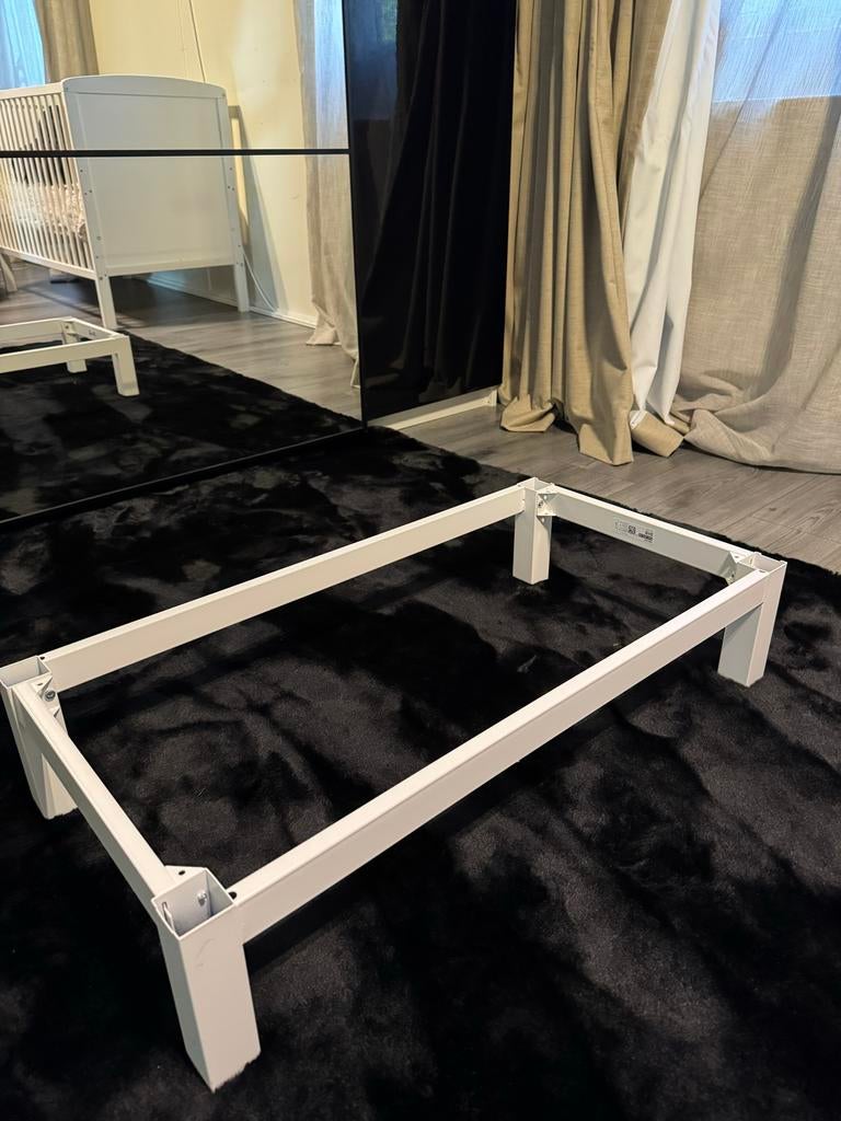 IKEA Kallax onderstel wit - Zo goed als nieuw, Ophalen, Zo goed als nieuw