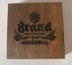 Vierkante houten opener van Brand bier. Afm. 8x8x1,5 cm., Verzamelen, Merken en Reclamevoorwerpen, Ophalen of Verzenden, Zo goed als nieuw