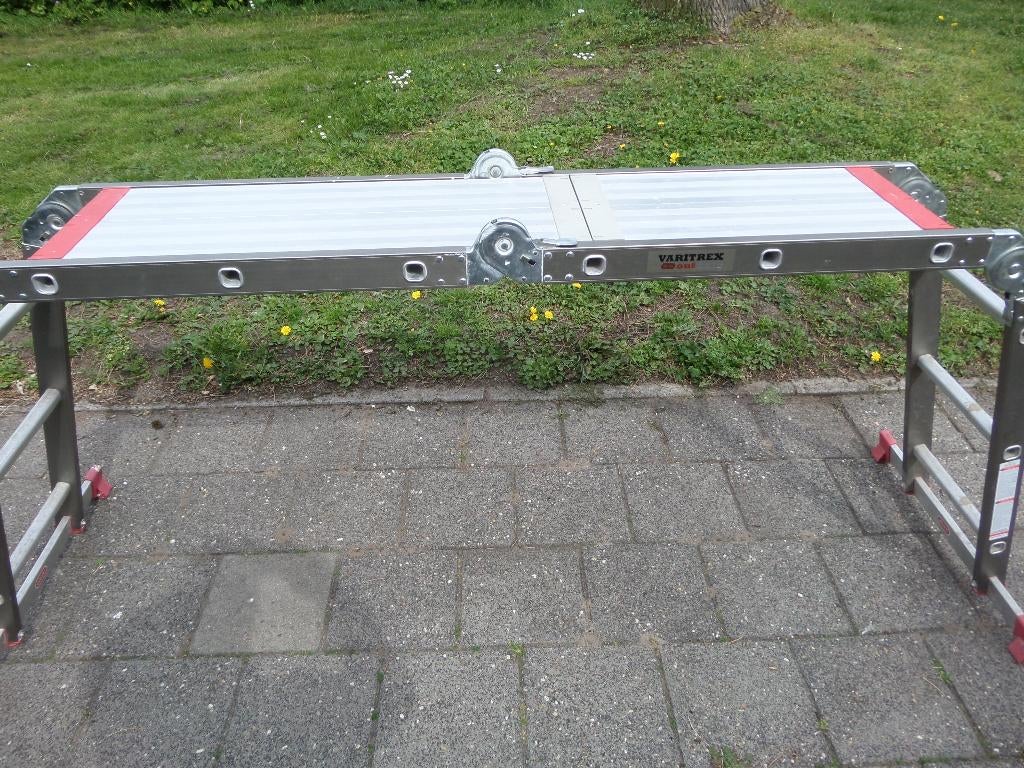 Altrex vouwladder, Doe-het-zelf en Verbouw, Ophalen, Zo goed als nieuw, 2 tot 4 meter