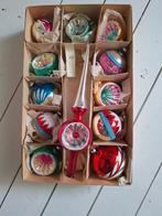 Oud doosje gekleurde kerstballen., Diversen, Kerst, Ophalen of Verzenden