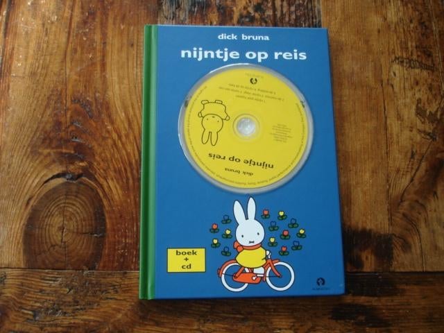 kleuter.07(696) nijntje op reis : dick brtuna. Boek en CD., Ophalen of Verzenden, Zo goed als nieuw, Fictie algemeen