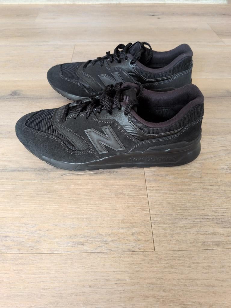 New Balance sneakers 997H maat 44, Kleding | Heren, Schoenen, Ophalen of Verzenden, Zo goed als nieuw, Zwart