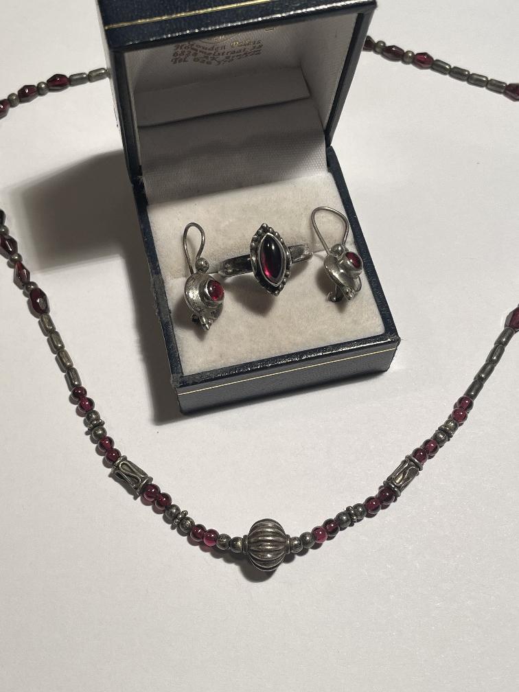 zilveren vintageset ketting oorbellen en ring met granaat, Ophalen of Verzenden, Zo goed als nieuw, Rood, Zilver