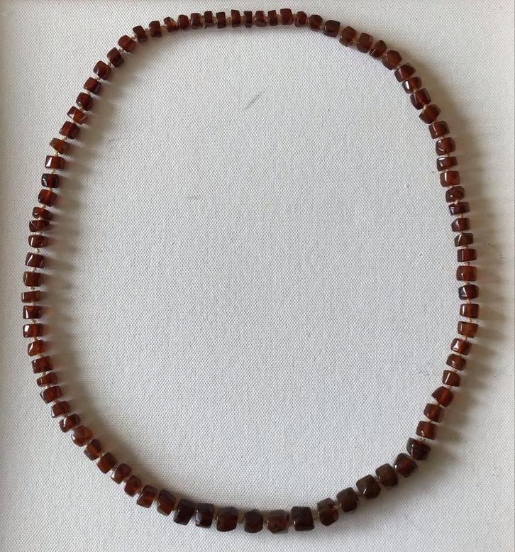 Handgeknoopt barnstenen ketting 74 cm lang, Sieraden, Tassen en Uiterlijk, Kettingen, Gebruikt, Steen of Mineraal, Bruin, Ophalen of Verzenden