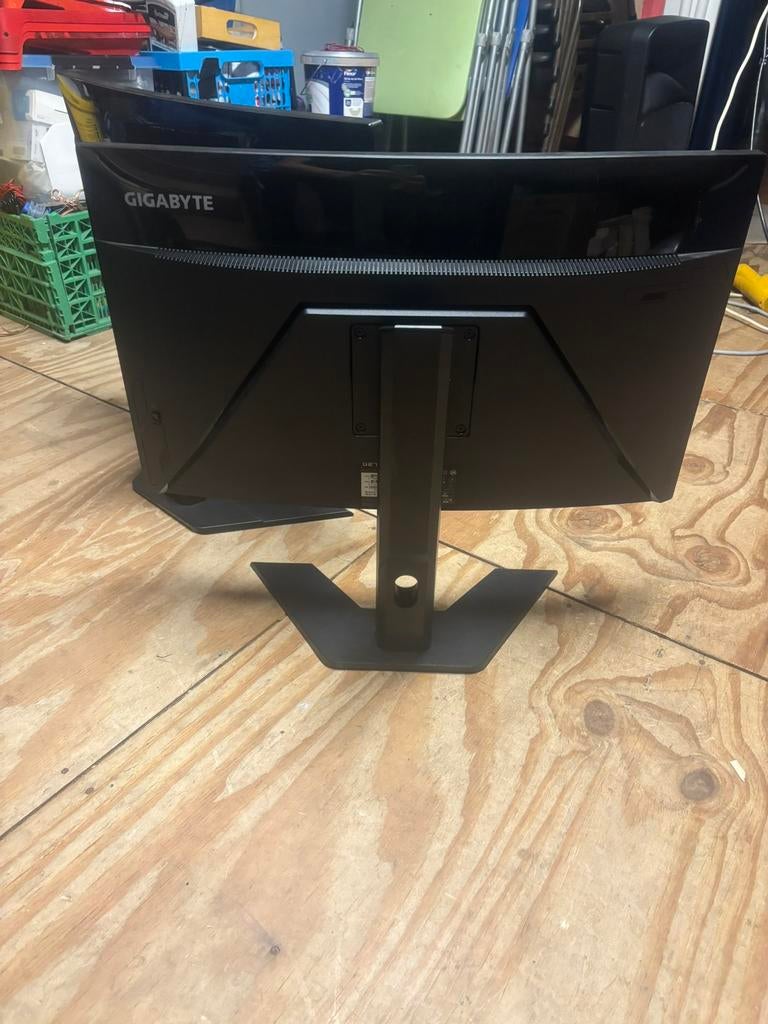 GIGABYTE G27QC, Computers en Software, Monitoren, Zo goed als nieuw, In hoogte verstelbaar, LED, Ophalen of Verzenden