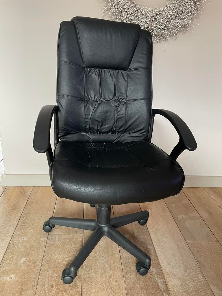 Zwarte bureaustoel gratis ophalen, Ophalen, Zo goed als nieuw, Zwart