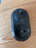 Vintage Bakelieten Stopcontact met Schakelaar - Hagel, Doe-het-zelf en Verbouw, Elektra en Kabels, Ophalen of Verzenden, Gebruikt