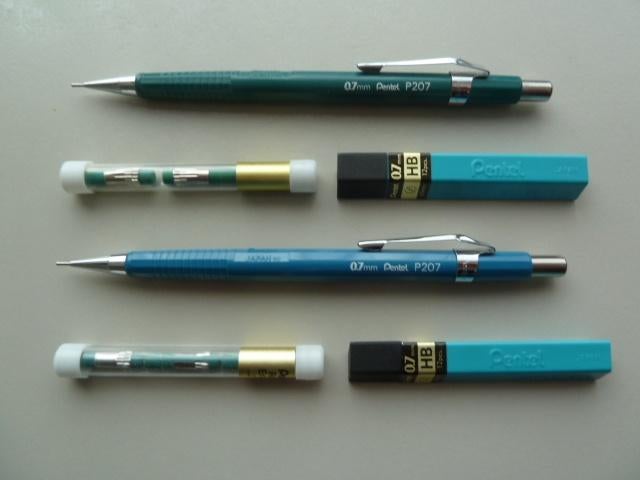 Pentel vulpotlood P207 0.7 mm HB incl vullingen en erasers, Ophalen of Verzenden