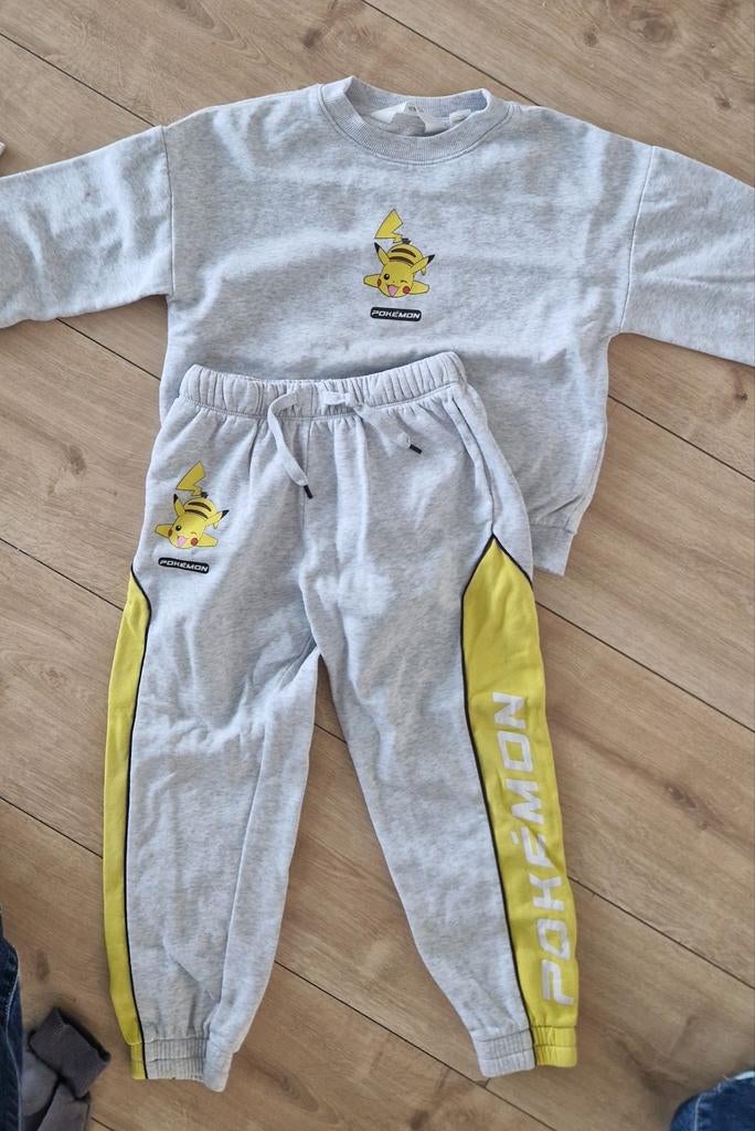 Pokemon pak maat 116 (valt kleiner), Gebruikt, Jongen of Meisje, H&M, Ophalen of Verzenden