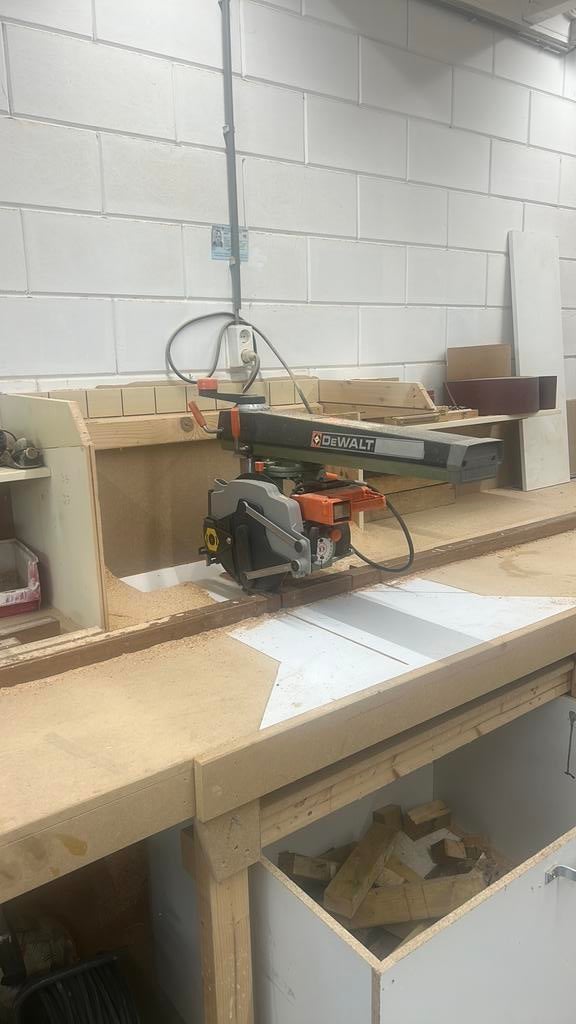 De Walt afkortzaag, Doe-het-zelf en Verbouw, Gereedschap | Zaagmachines, Ophalen, 70 mm of meer, Zo goed als nieuw, Afkortzaag