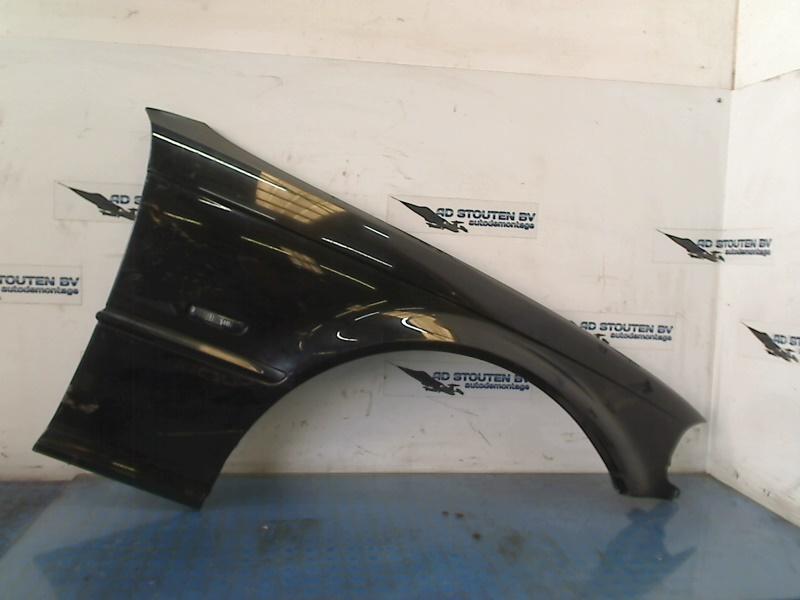 Spatbord Rechts Voor BMW 3 serie (E46/2C) (2001-09/2007-12), Gebruikt, Petuelring 130, München 80809, , Duitsland, BMW, Bayerische Motoren Werke AG