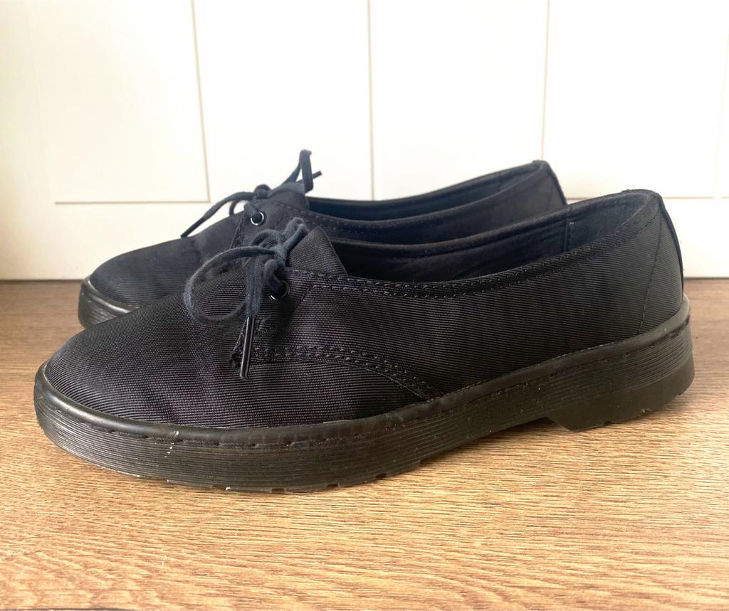 Dr. Martens Morada zwarte veterschoenen maat 37, Kleding | Dames, Schoenen, Ophalen of Verzenden, Zo goed als nieuw, Zwart, Schoenen met lage hakken