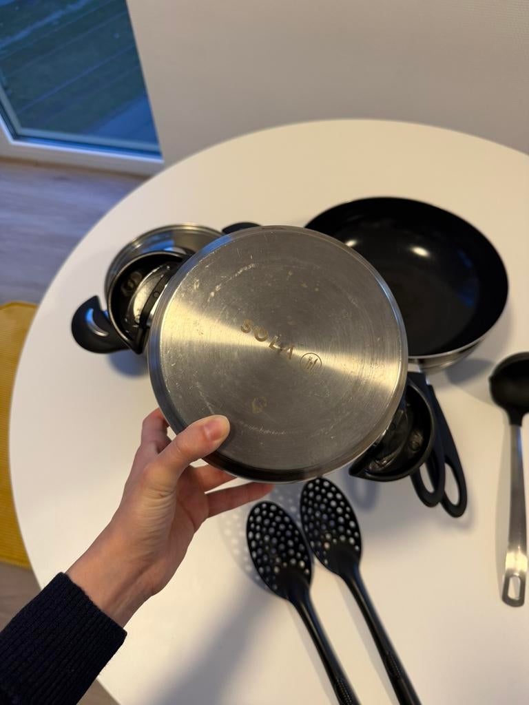 Pots and pans set with utensils, Gebruikt, Inductieplaat, Pannenset, Ophalen of Verzenden