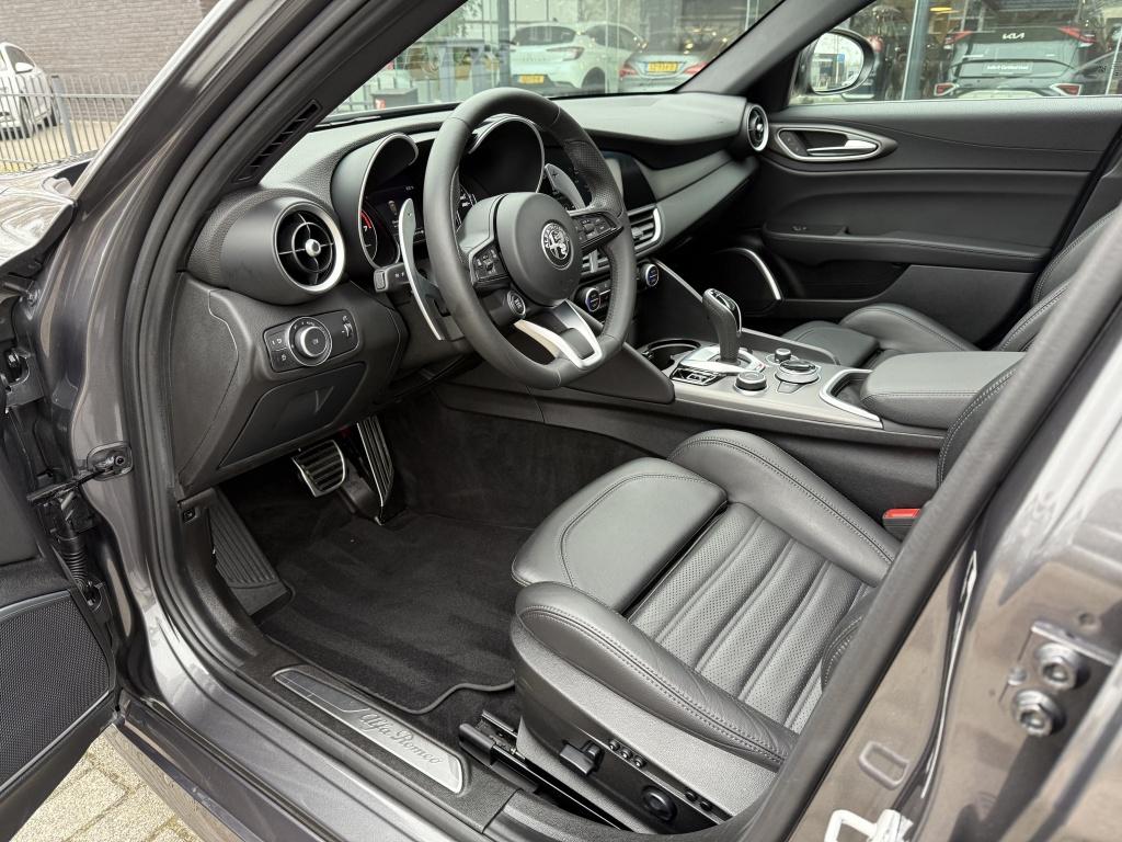 Alfa Romeo Giulia 2.0 T Q4 Veloce AWD 280PK | Panoramadak |, Auto's, Alfa Romeo, Automaat, 745 kg, Bedrijf, 1600 kg