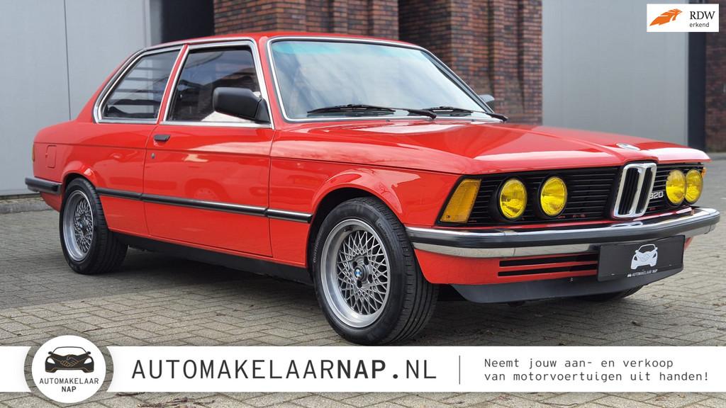 BMW 3-serie 320 / Org NL / Handgeschakeld / 6 cil / Belastin, Auto's, BMW, Lichtmetalen velgen, Achterwielaandrijving, Gebruikt