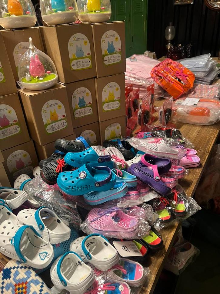 Partij markthandel braderie horloges nachtlampjes trappelzak, Diversen, Rommelmarktspullen, Nieuw, Ophalen