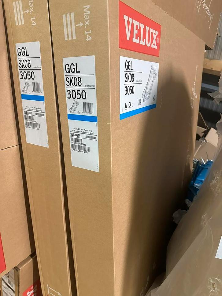 2 oude Velux ramen en een los glas, Doe-het-zelf en Verbouw, Glas en Ramen, Zo goed als nieuw, Dakraam, Ophalen of Verzenden