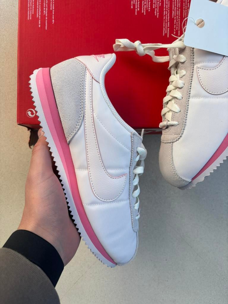 Nike cortez light soft pink ‘maat 42,5 tm 44’, J, Nieuw, Ophalen of Verzenden, Sneakers of Gympen