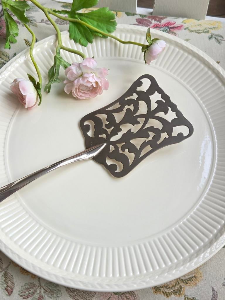 Wedgwood Edme gebakschaal groot bord schaal 33 cm, Ophalen of Verzenden, Zo goed als nieuw, Bord(en), Wedgwood