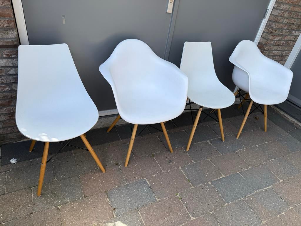 4x Witte Eames stijl eetkamerstoel, Ophalen, Kunststof, Gebruikt, Wit