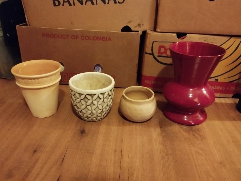 Bloempotten, waaronder een rode vaas, Ophalen of Verzenden