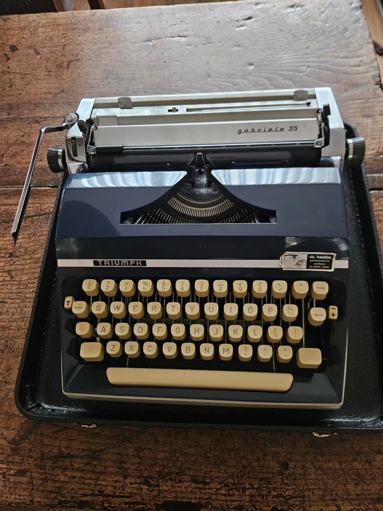 Triumph Gabriele 35 Typemachine
In werkende staat, Diversen, Typemachines, Ophalen, Zo goed als nieuw