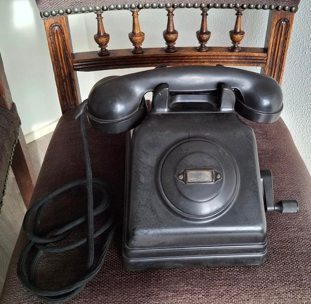 Bakeliet telefoon zwart slinger oud, Ophalen of Verzenden