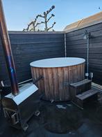 VERKOCHT ! Luxe houtgestookte hottub, Ophalen, Zo goed als nieuw, Trap, Vast