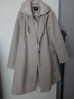 Beige jas met capuchon - Maat 48, Beige, Maat 46/48 (XL) of groter, Nieuw, Ophalen of Verzenden
