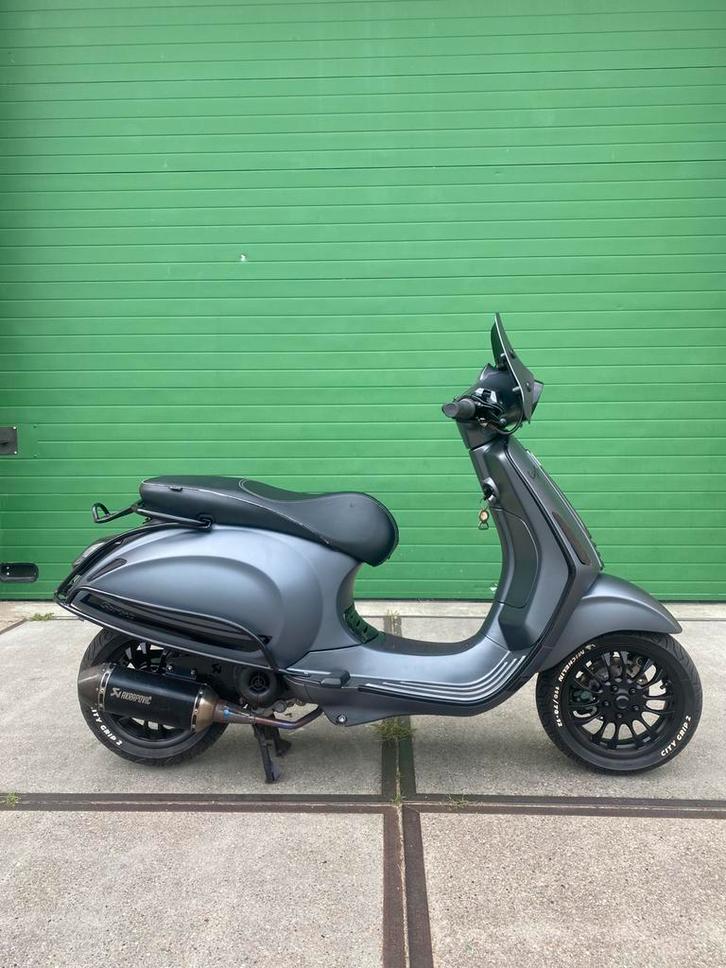 Vespa sprint 80cc geel kenteken, Fietsen en Brommers, Scooters | Vespa, Zo goed als nieuw, Overige modellen, Benzine, Ophalen